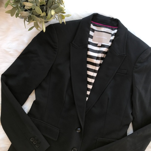 Banana Republic Jackets & Blazers - Banana republic}• black blazer